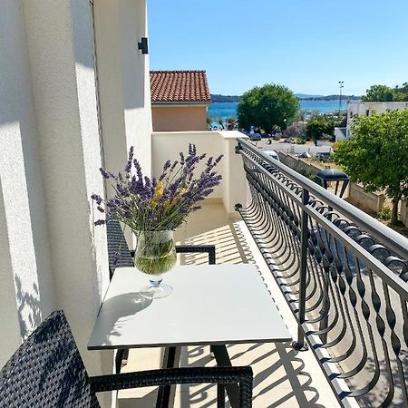 Apartments Dalmatino Vodice Exterior photo