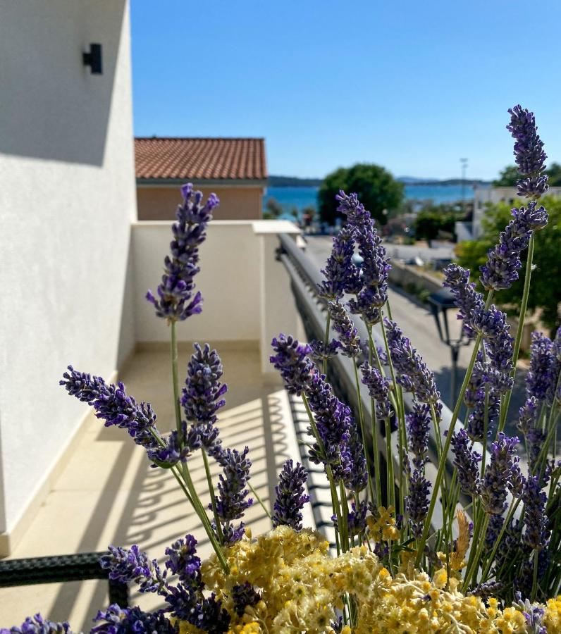 Apartments Dalmatino Vodice Exterior photo